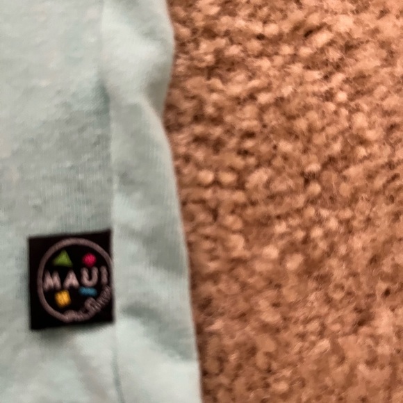 Maui and sons t shirt - Picture 5 of 6